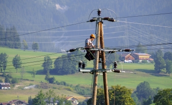 Rischio elettrico: definizione, normativa, effetti, obblighi del datore di lavoro